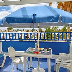 Appartamento Aguazul - A Pie De Piscina Y Vistas Al Mar, Puerto del Carmen (Lanzarote)
